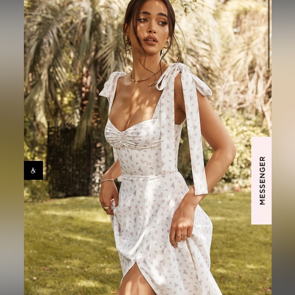 ALICIA 
WHITE FLORAL MIDI SUNDRESS